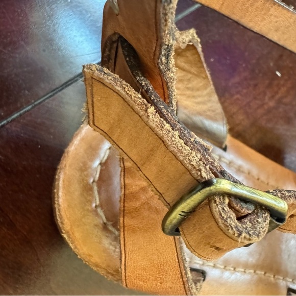 Frye Tan Leather Sandals FRYE RACHEL RING T STRAP SANDAL Size 8 - Picture 6 of 10